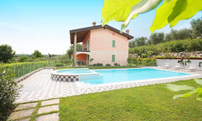 Solarolo Villa | Luxury villa with swimming pool and lake view