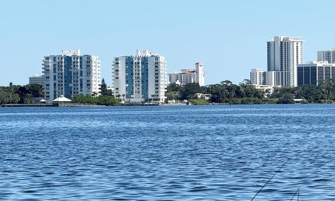 Holly Hill House | Luxury Waterfront Retreat near Daytona Beach