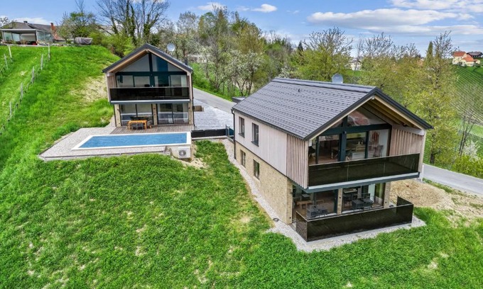 Glanz an der Weinstrasse Apartment | Luxus Chalet Moritz