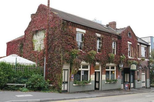 Walsall Hotel | Lyndon House