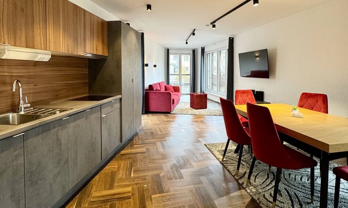 Meidling Apartment | Möblierte Wohnung + Parkplatz und Terrasse