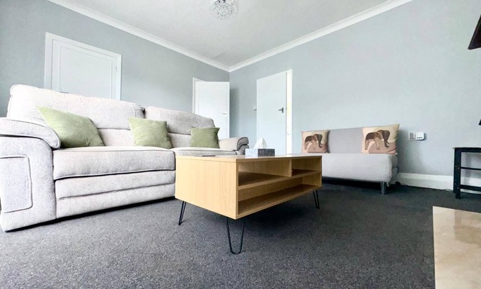 Sutton-in-Ashfield House | M1 Link 2 Bed House Wifi Parking,Contractors