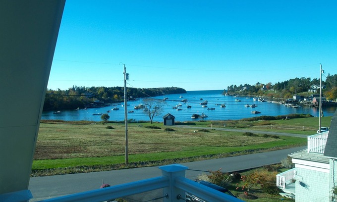 Mid-Coast and Islands House | Mackerel Cove, Bailey Island. Fully Equipped Luxury Home. Sleeps v Comfortable 6