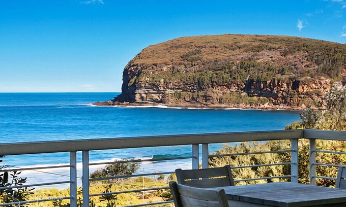 Macmasters Beach House | MacMasters Beach - Beachfront Magic