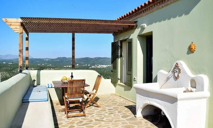 Polemarchi Apartment | MaGea-Thalassa,Top floor Cretan studio with views