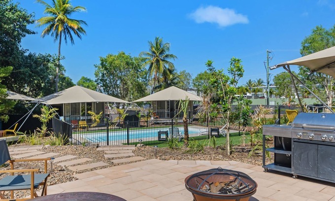 Nelly Bay RV Rental | Magnetic Glamping Tent 3