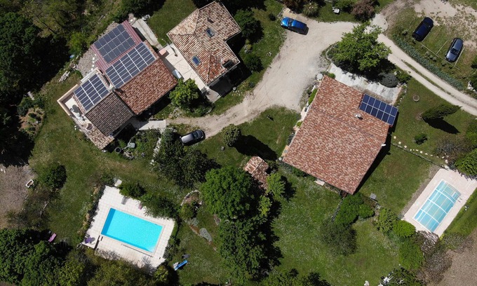 Bagat-en-Quercy Villa | Magnificent gites with swimming pool, sauna and massages, calm and well-being.