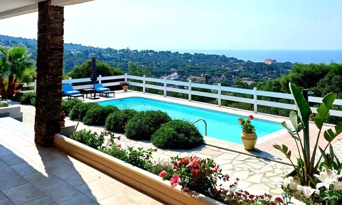 Les Issambres Villa | Magnificent view of the bay of ST TROPEZ, New Villa , with swimming pool.