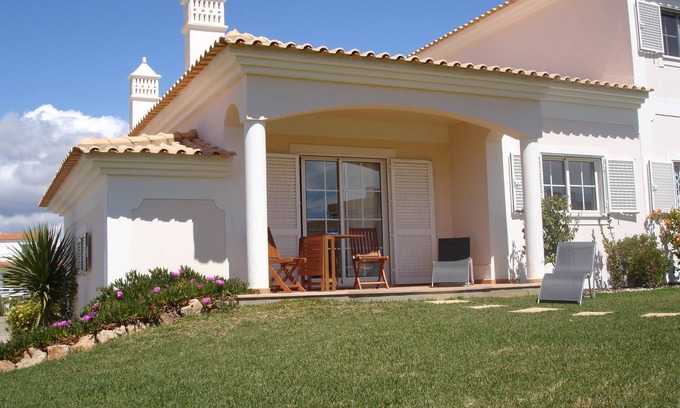 Castelo Condo | Magnificent 1-bedr. apartment, wi-fi, pool, garden, near beach and golf - Galé, Albufeira