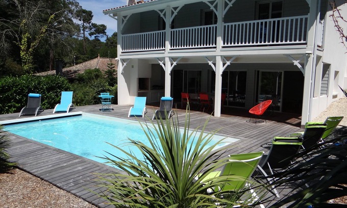 L'Herbe Villa | Magnificent villa with air-conditioned rooms and heated swimming pool