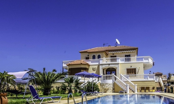 Kalathas Villa | Magnificent villa with pool between sea and mountains
