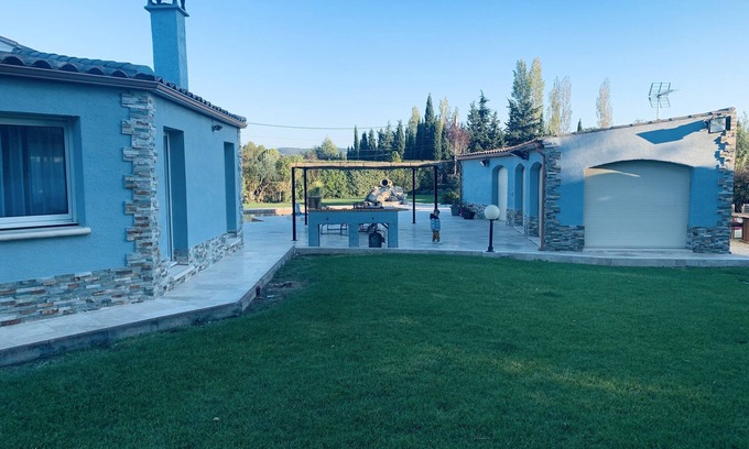 Montbazin Villa | Magnificent villa with large swimming pool near the sea