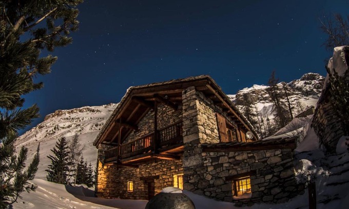 Val-d'Isere Ski Chalet | Magnifique Chalet au Calme près des Remontées Mécaniques à Val-d'Isère - FR-1-519-32