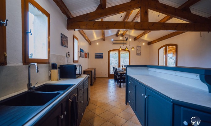 Mornas Villa | Magnifique Villa Avec Piscine Chauffée