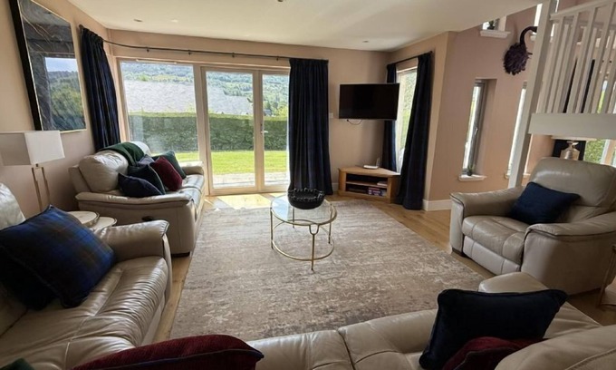 Kenmore House | Mains of Taymouth, Kenmore ~ 5* Bruadair House - sleeps 8 guests in 4 en suite bedrooms and has pri