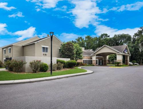 Savannah Hotel | MainStay Suites Savannah Midtown
