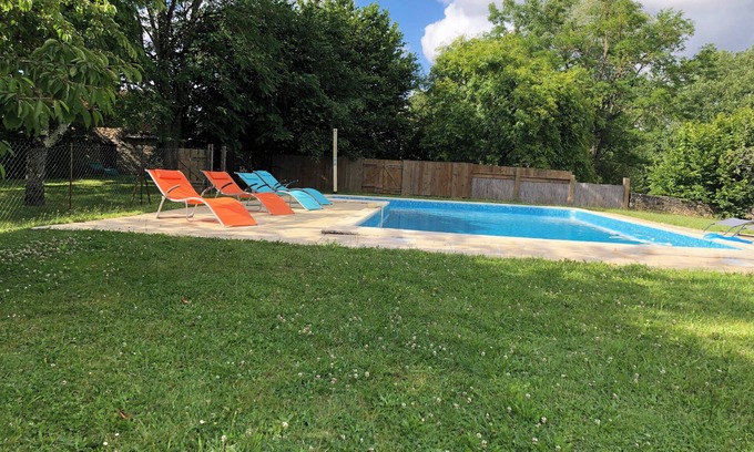Blanquefort-sur-Briolance Villa | Maison Pierre Avec Piscine Privée