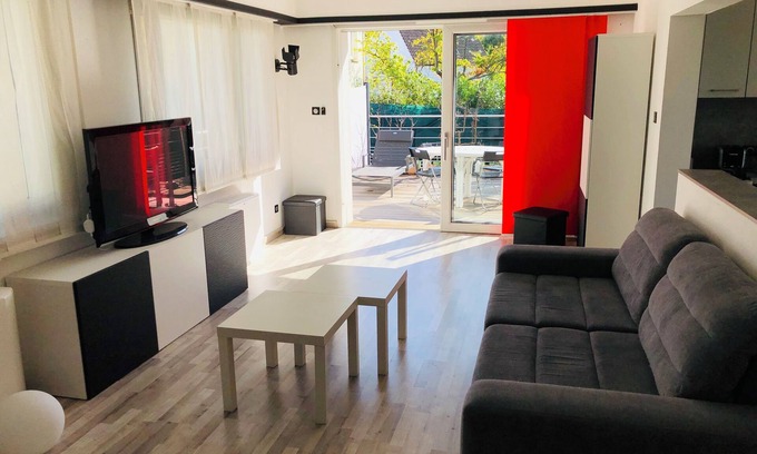 Robertsau House | Maison au Calme, Dans Impasse Privée, à 4 min à Pied du Tram