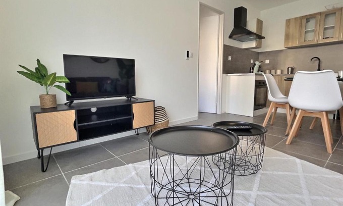 Montboucher-sur-Jabron Apartment | Maison calme-golf