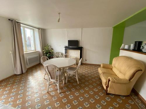 Audignies House | Maison chaleureuse à Audignies avec stationnement privé