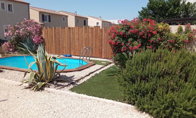 Chateaurenard House | Maison Dans Lotissement Calme