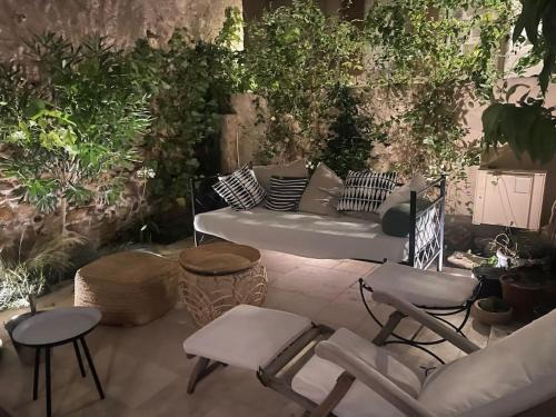 Roujan House | Maison spacieuse et confortable avec patio