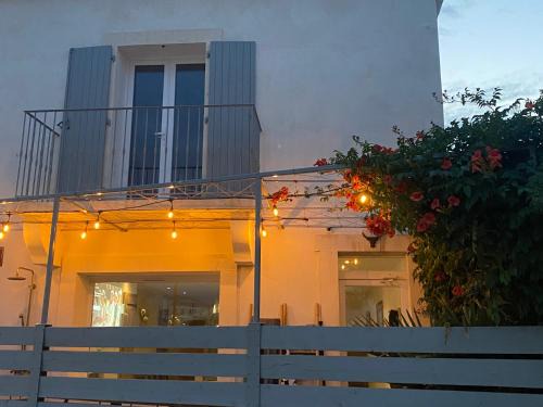 Saintes-Maries-de-la-Mer House | Maison tradition. rénovée, 3 min de la plage, idéale pour 9 pers. - FR-1-475-215
