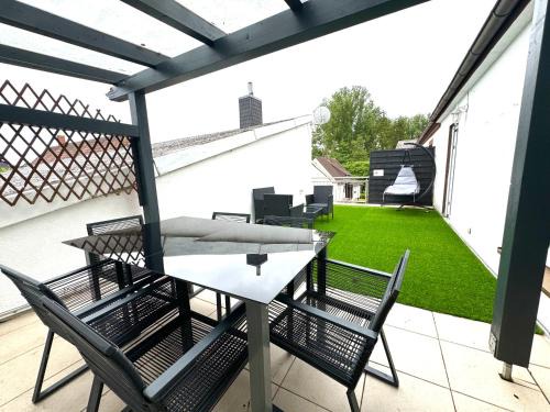 Kaiserslautern Apartment | Maisonette Apartment mit Panorama Terrasse in Kaiserslautern WeHome Premium