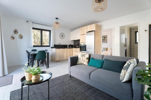 Velaux House | Maisonnette avec Jacuzzi, climatisation & place de parking