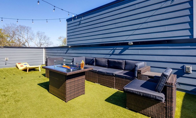North Nashville House | Majestic Music-Rooftops patios-Mins to Broadway