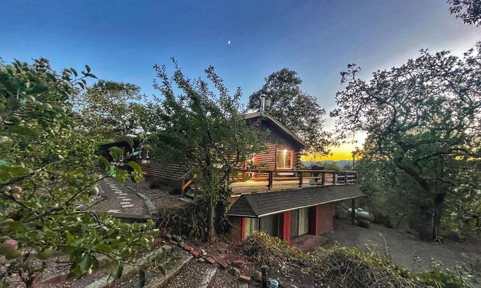 Sonoma Cabin | Majestic Views - Sonoma Plaza/Town Square