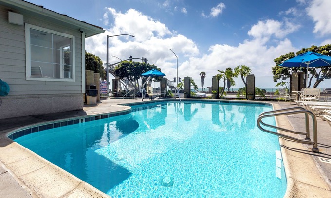 Capistrano Beach Hotel | Make Your Trip More Enjoyable! 2 Relaxing Units, Free Parking, Pool, Beachside!