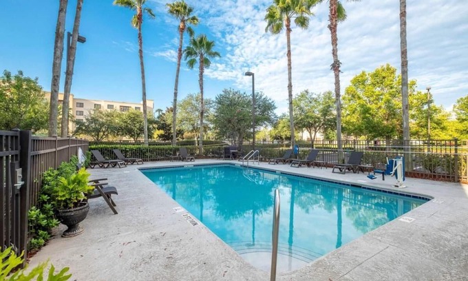 Southpoint House | Making The Best Memories Along The Way! Pets Allowed, Outdoor Pool, Free Parking