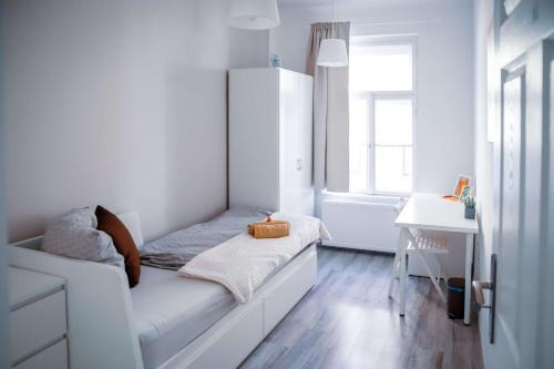 Gyor House | Malasits 1 private room with shared bathroom