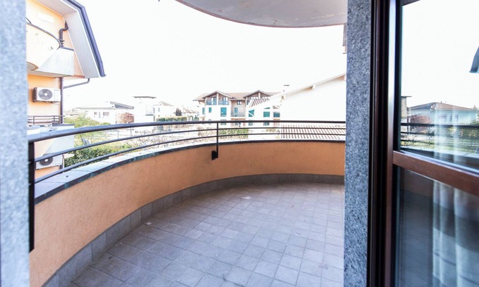 Vizzola Ticino Apartment | Malpensa Express - One Bedroom Apartment, Sleeps 4