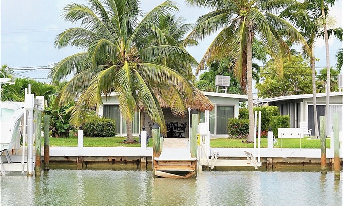 Key Colony Beach House | Manatee Bungalow - Home With a New Tike Hut and Cabana Club