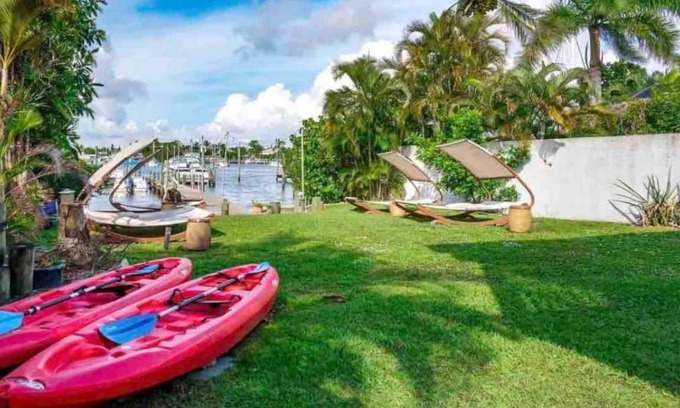 Rocky Point House | Manatee Pocket! Whole House & Backyard to Yourself