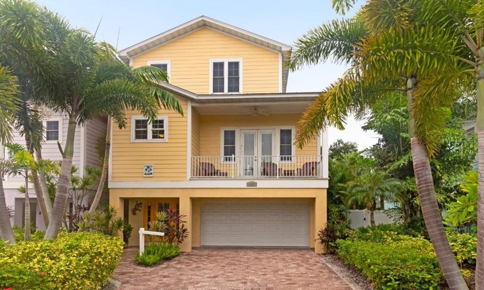 Holmes Beach House | Mango Tango