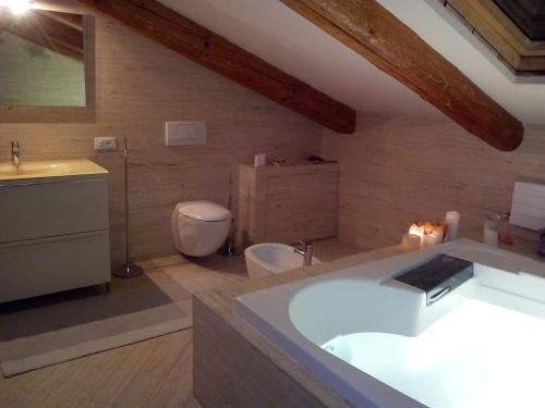 Pescara Apartment | Manin Private SPA, Luxury Apartment very close to the sea, with beach umbrella and deckchairs included