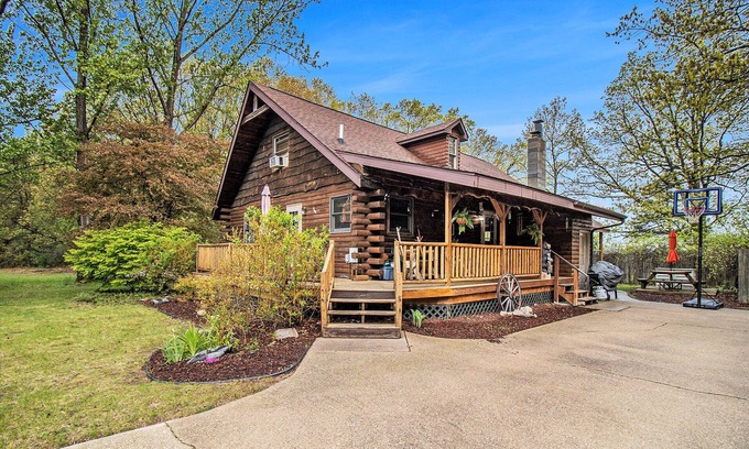 Manistee Cabin | Manistee River Log Cabin at Highpoint Bayou