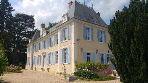 Pouille Bed & Breakfast | Manoir de la Voute maison d'hôtes