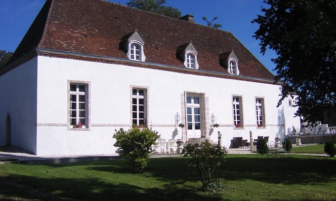 Gerland House | Manor House with pool in quiet countryside near to Beaune .