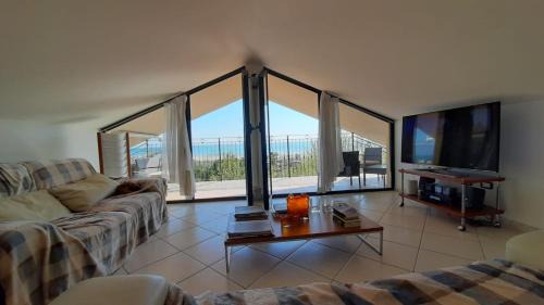 Giulianova Apartment | Mansarda VISTA WOW - Fronte mare con posto auto