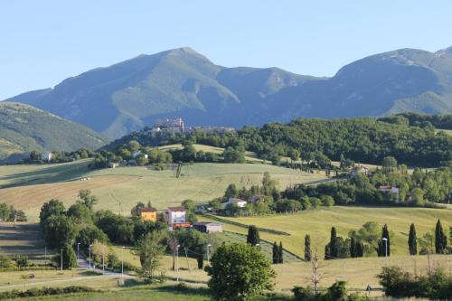 Frontone Apartment | MANSARDA VITI - Sguardo su Frontone -