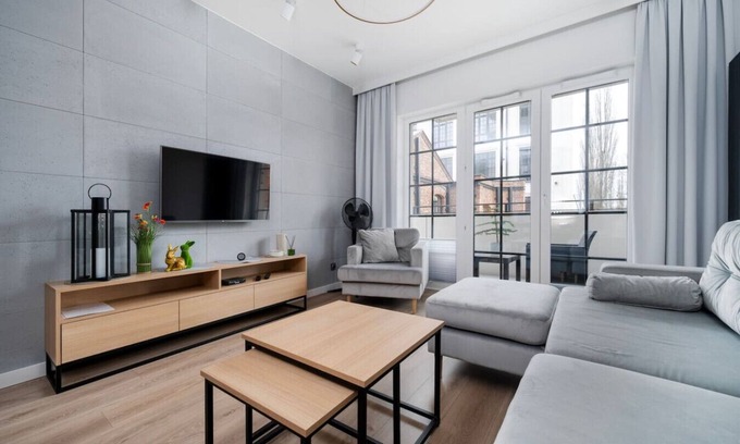 Baluty Apartment | Manufaktura Apt - Parking & Balcony - by Rentujemy