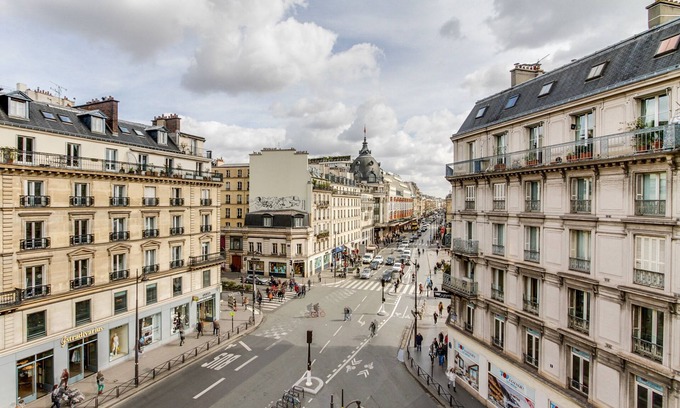 Saint-Merri Apartment | Marais apartment near the Hotel de Ville metro