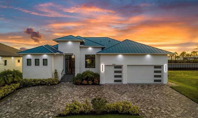 Marco Island House | Marco Premium Escape – A Waterfront Masterpiece of Coastal Elegance