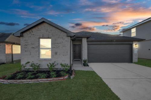 Barker House | Marice Escape at Fulshear with Community pool