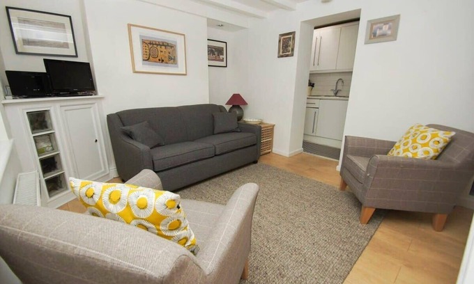 Kemptown House | Marine Gardens |Terrace|by Brighton Holiday Lets