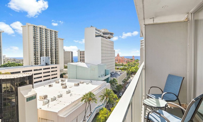 Waikiki Apartment | Marine Surf @13th Free Small Parking /Renovated